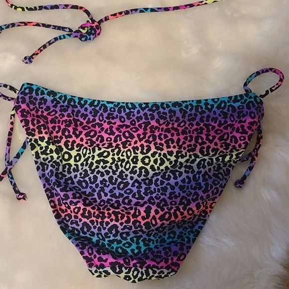 Victoria's Secret Bikini - Picture 6 of 7